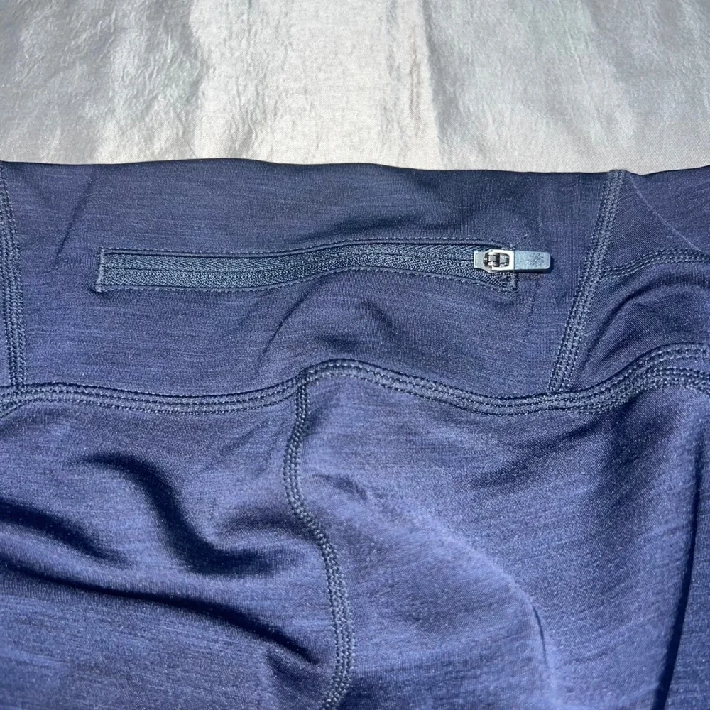Athleta Navy Blue Colorblock Cropped Leggings Zipper Pocket Size M 596513-01